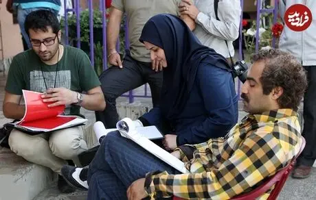 تصویری از نقی و هما در حال تمرین دیالوگ