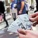 پیش‌بینی کارشناسان از قیمت جدید ارز در سال 1402/ اعلام عوامل موثر بر قیمت دلار