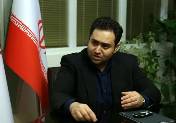 مهدیزاده؛ اعضای دولت نیازمندی‌های کاریابی روزنامه همشهری را مطالعه کنن تا بیکار نمونن!