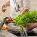 نمک و سرکه در از بین رفتن ویروس کرونا بی تاثیر است