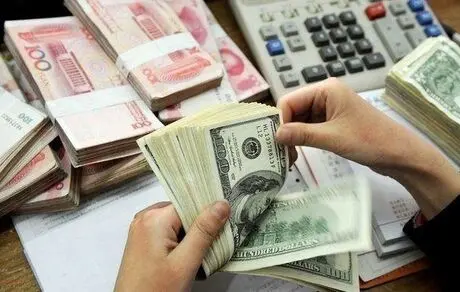 
ثبات به بازار ارز برگشته؛ اما فعالان اقتصادی تردید دارند