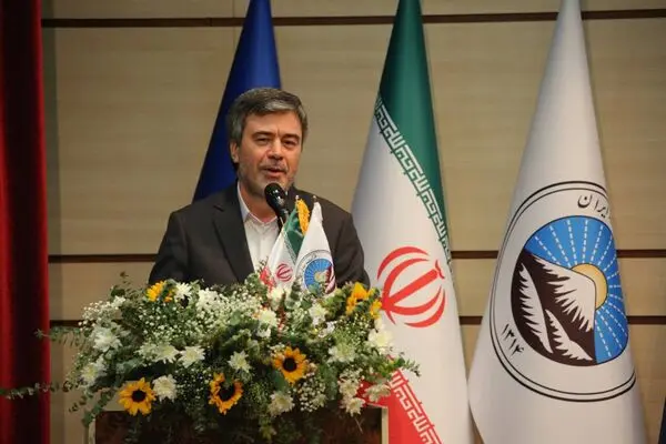 تقدیر و تشکر مدیرعامل بیمه ایران ازهمکاران ارجمند، مدیران خدوم و نمایندگان فرهیخته خانواده بزرگ بیمه ایران

