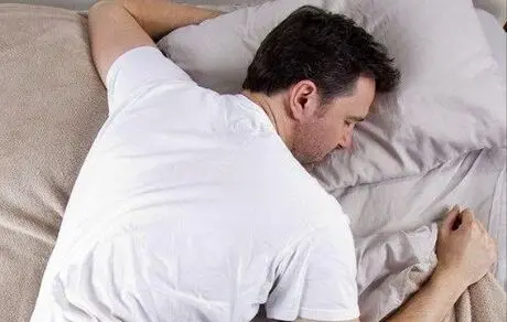 هرگز به شکم و پهلوی راست نخوابید؟