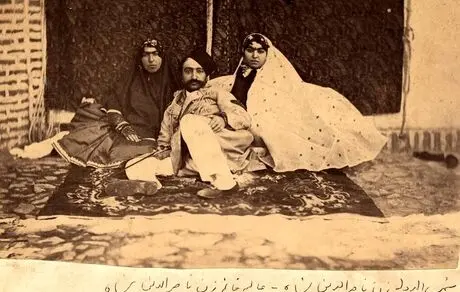 تصویری از «ناصرالدین شاه» در حرمسرا