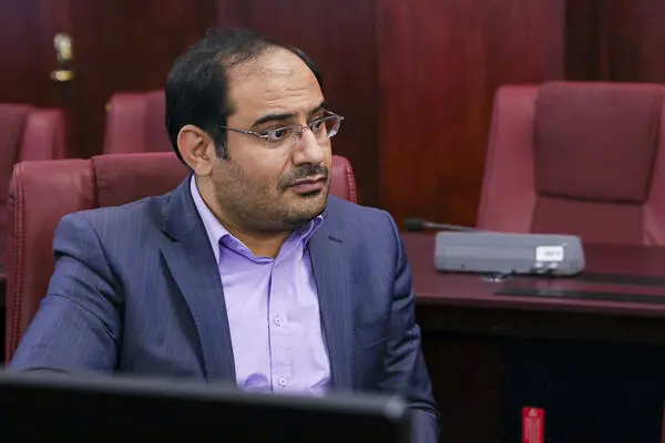 مشاور عالی اجرایی رئیس سازمان بورس: واگذاری‌ شرکت‌های دولتی از مسیر بورس تسهیل می‌شود