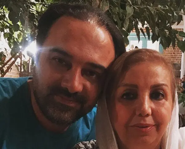  برزو ارجمند در کنار مادرش  + عکس