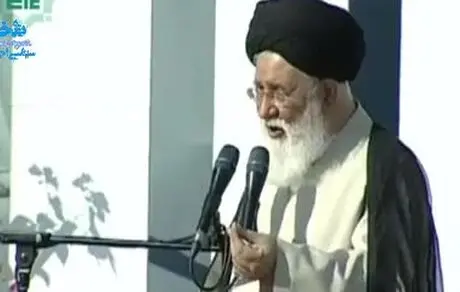علم الهدی: حضور زنان در ورزشگاه ها یعنی ابتذال! 