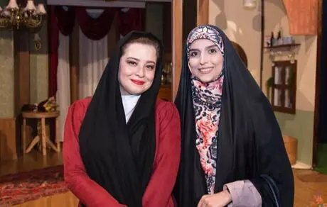 مهراوه شریفی نیا در کنار خانم مجری خوش خنده + عکس