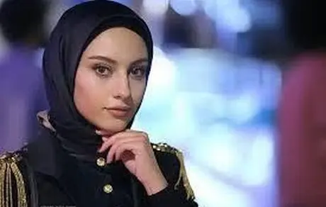 عکسی از ترلان پروانه در گربه سیاه