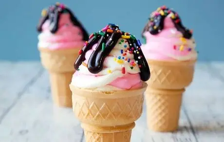 اولین بستنی ساخته چه کسی است؟