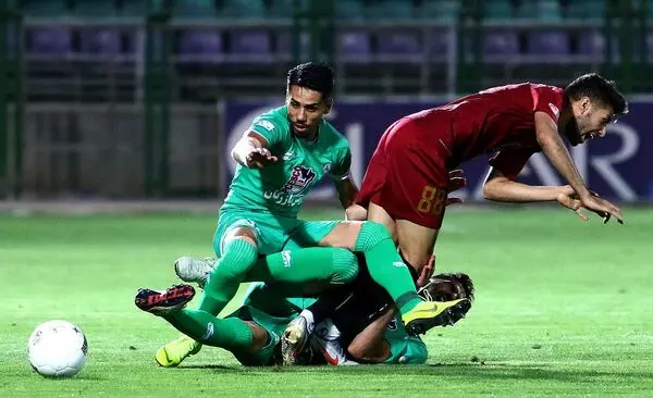 ذوب آهن به دنبال بازیکن از استقلال و پرسپولیس 