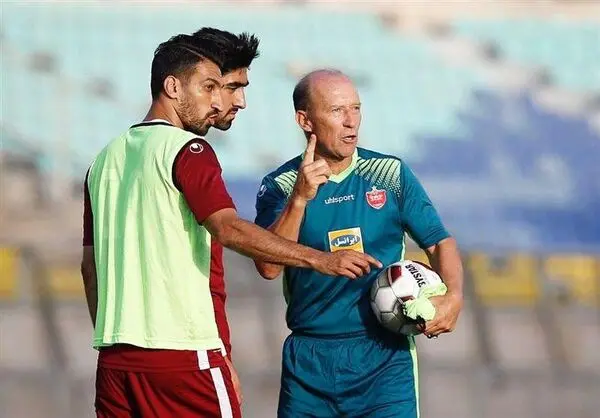 رضایت کالدرون از مدافعان پرسپولیس 