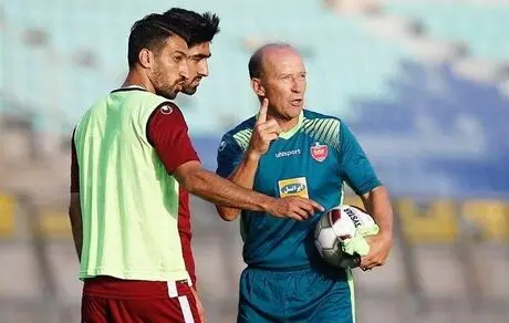 رضایت کالدرون از مدافعان پرسپولیس 