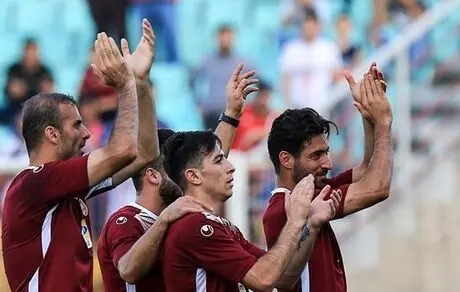 مربیان استقلال و پرسپولیس برای ثبت قرارداد مشکل دارند 
