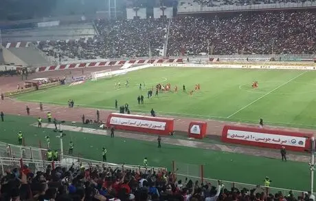 نیمه تمام ماندن بازی تراکتور - پرسپولیس در دقیقه ۷۲