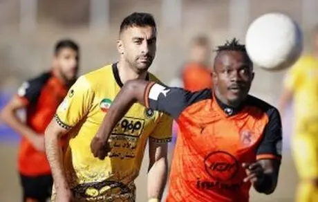 مهدی‌زاده از سپاهان جدا شد