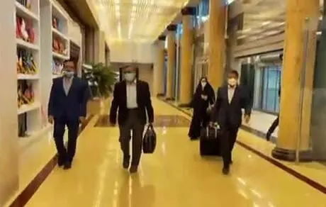 فیلم منتشرشده از احمدی نژاد و همسرش قبل از ترک ایران