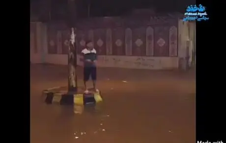 ماهیگیری وسط خیابان‌های اهواز به لطف مسئولین! 