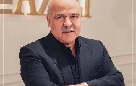 کمک ۲۰۰ میلیونی «میرویس عزیزی» به زلزله‌زدگان هرات