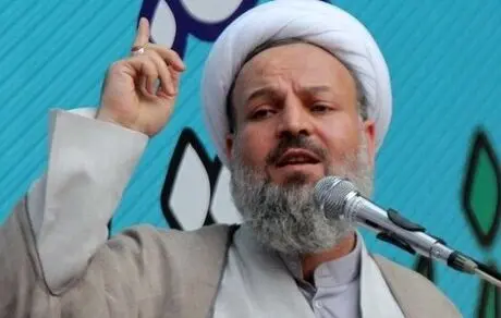 عرق زنان در تابستان بخاطر چادر، در قبر و قیامت به انسان روشنایی می‌دهد