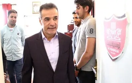 دیدار نماینده خاورمیانه‌ای اسپانسر پیراهن پرسپولیس با انصاری فرد