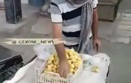 میوه فروشی که انجیر را به دلار می فروشد! 