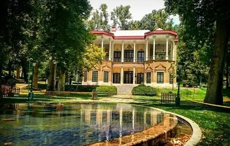 هر آنچه لازم است درباره کاخ نیاوران بدانید؛ تلفیقی چشم‌نواز از طبیعت، معماری و هنر در دل تهران