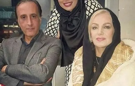 خبرگوی شبکه یک در کنار خانم‌های بازیگر + عکس
