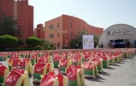 توزیع ۱۵۰۰ بسته معیشتی ویژه مددجویان شهرستان‌های جنوبی استان بوشهر توسط پتروشیمی جم 