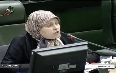 کتک خوردن دانشجویان در کرمان به دلیل دفاع از روحانی و ظریف!/فیلم