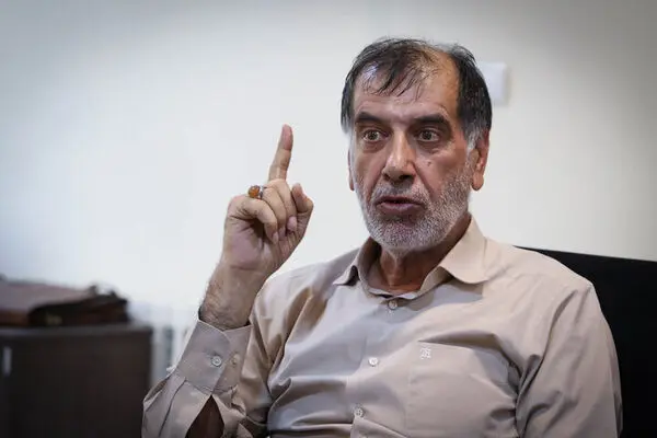 خاتمی و احمدی نژاد را تایید صلاحیت کنید تا مردم در انتخابات شرکت کنند