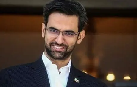 عذرخواهی وزیر جوان بابت لباس فضانوردی+عکس
