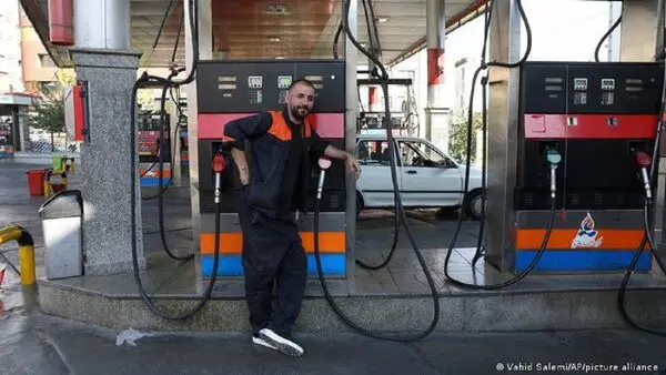نه وزارت نفت و دولت و نه مجلس برنامه ای برای گرانی بنزین ندارند