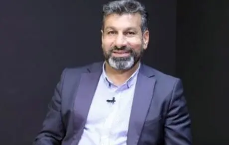 مومنی: بازیکن 3 میلیاردی چطور شد 20 میلیارد؟