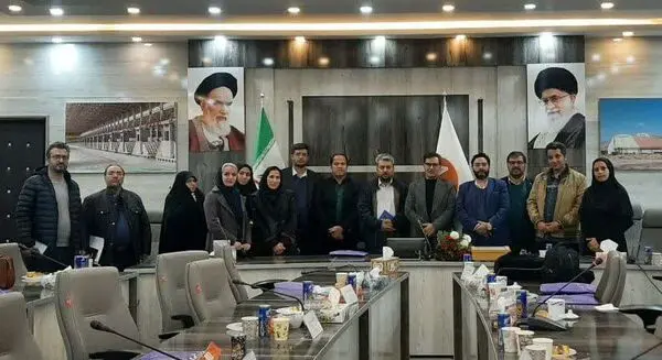 نشست صمیمی اصحاب رسانه با دکتر بادکوبه، رئیس هیات مدیره و سرپرست شرکت آلومینای ایران​