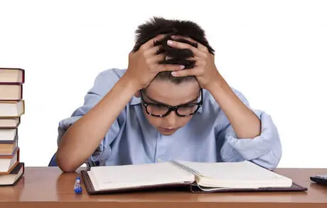 کتاب‌های کمک درسی چه کمکی به دانش آموزان می‌کند؟