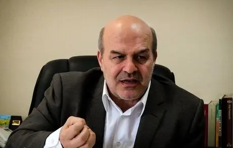 کلانتری: ملخ‌خوری اتفاق عجیبی نیست| ملخ‌های سمی را نباید خورد| تخم ملخ سال‌ها در زمین می‌ماند
