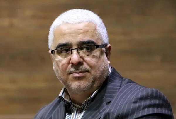 چرا مجلس شعار می‌دهد اما جور دیگری رفتار می‌کند؟