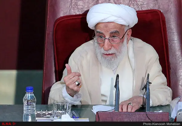 آیت‌الله جنتی: کمترین کاری که می‌توانیم بکنیم دعای شبانه‌روزی برای مردم است/ وضعیت موجود با «آتش به اختیاری» و «جوان‌گرایی» درست می‌شود