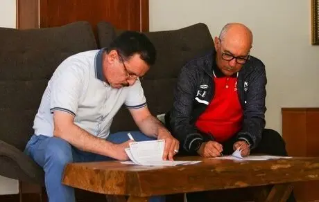 بردیف: با ناراحتی و غم و اندوه تراکتور را ترک می‌کنم