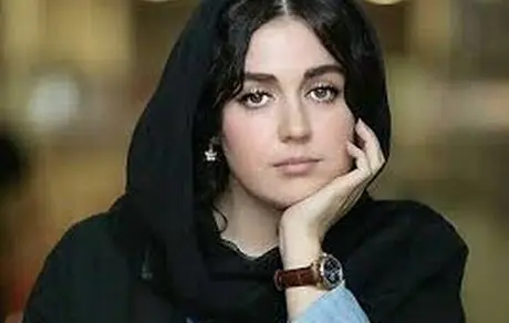 لباس و ژست جنجالی افسانه پاکرو+ عکس