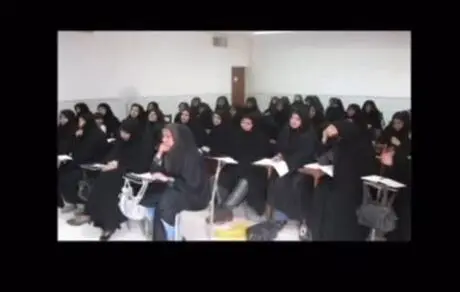 خانمی که از لباس زیر خلبانی و پرستاری رونمایی کرده بود را بخاطر دارید؟ 