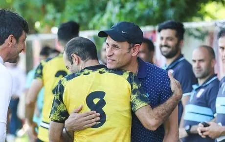 آزادباش گل‌محمدی به بازیکنان شهر خودرو 