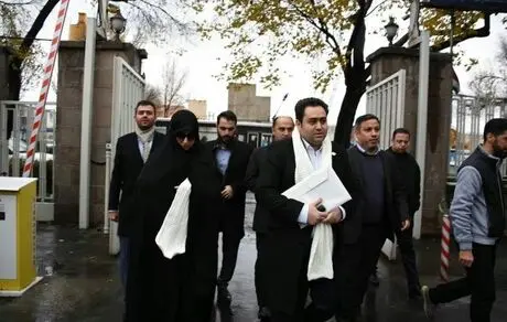 داماد روحانی با 6محافظ در انتخابات ثبت‌نام کرد! 