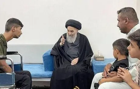 تقدیر عالیترین مرجع جهان تشیع از خانواده و جوان نخبه معلول عراقی