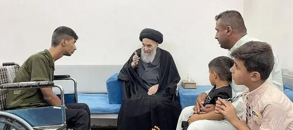 تقدیر عالیترین مرجع جهان تشیع از خانواده و جوان نخبه معلول عراقی