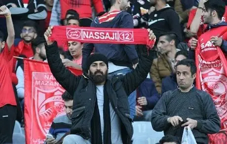 هجوم تماشاگران نساجی به داخل ورزشگاه بدون خرید بلیت!