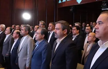 برنامه‌های عملیاتی سال 1402 بیمه دی در همایش سراسری مدیران در مشهد مقدس تبیین شد