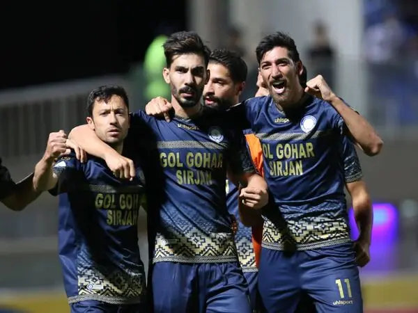 شکاری: خوشحالم که بعد ۷ سال بازیکن آزاد می‌شوم!