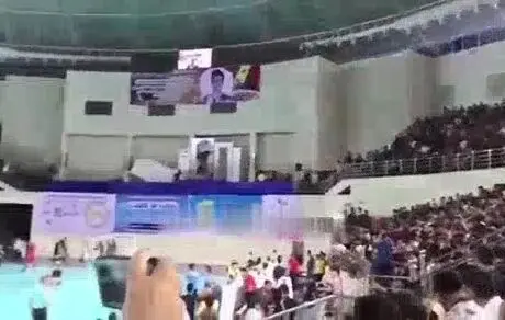 تشویق عادل فردوسی‌پور در مقابل میثاقی